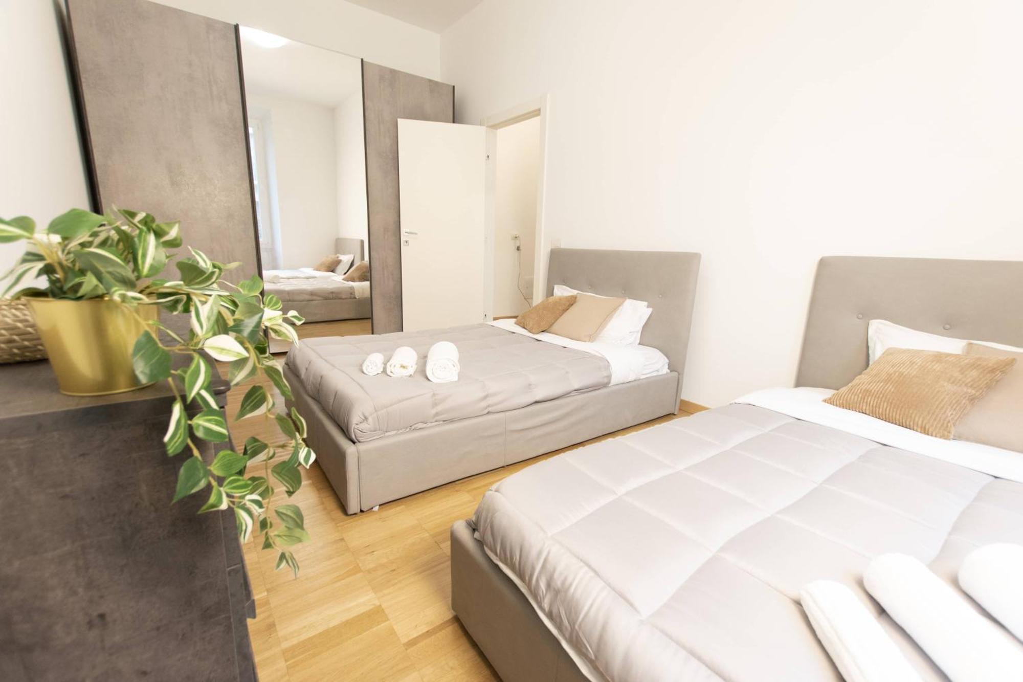 We - Premuda Boutique, * Milano